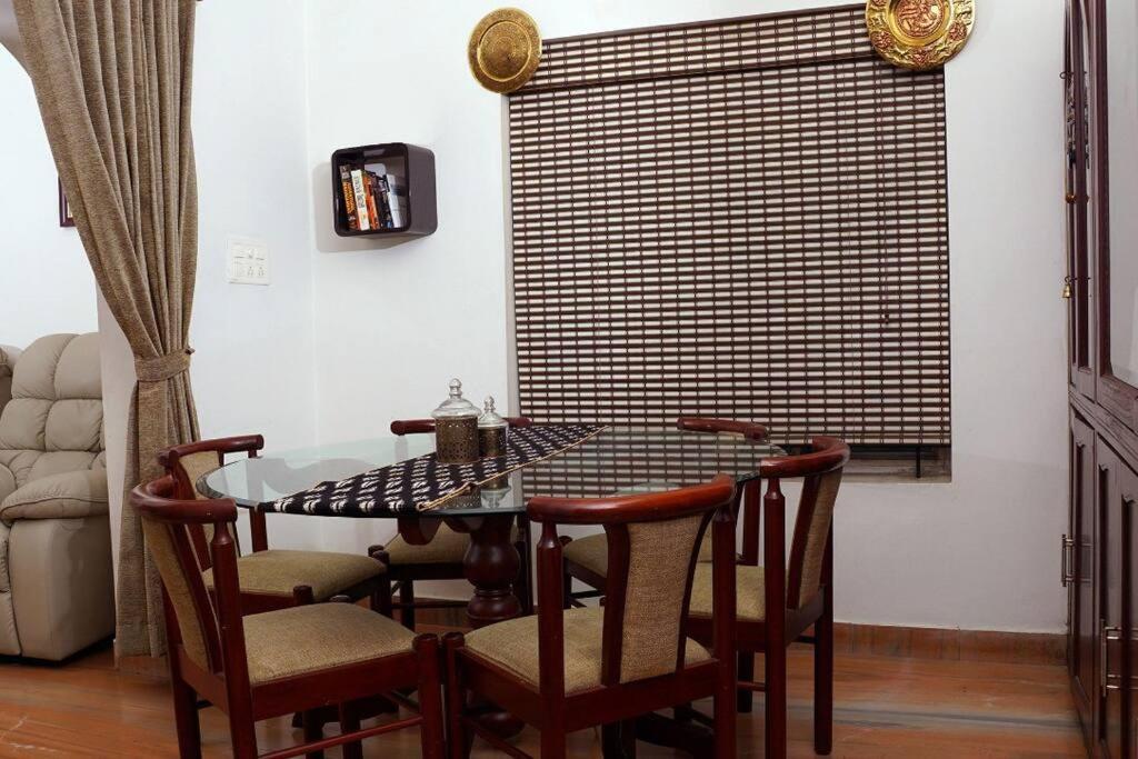 Sowparnika - A Family Home Experience Kochi Extérieur photo